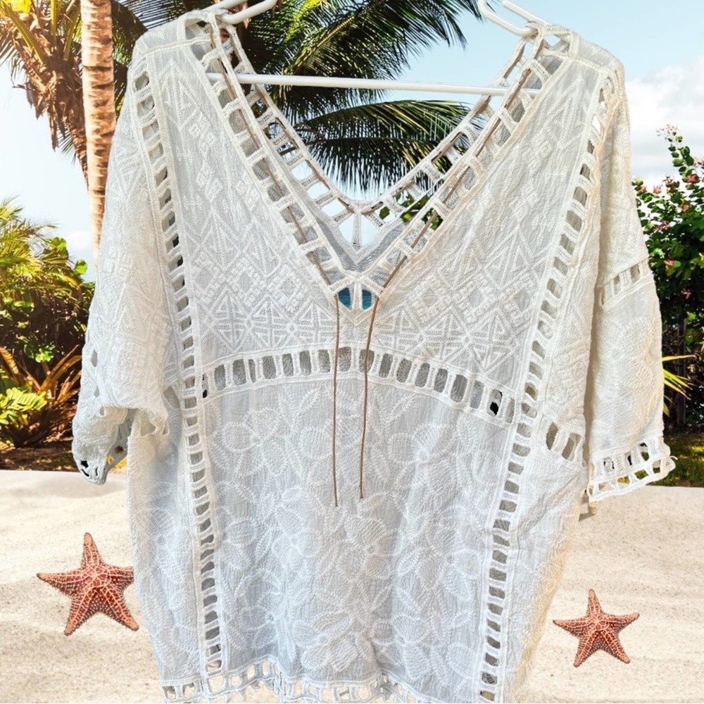 Forever 21 Cutout Lace Beach Top wonderful condition M/L Size Medium Large